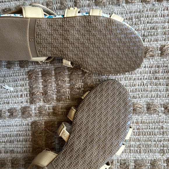 Sam Edelman girls sandals a size 1M. New. Never worn - Picture 4 of 4